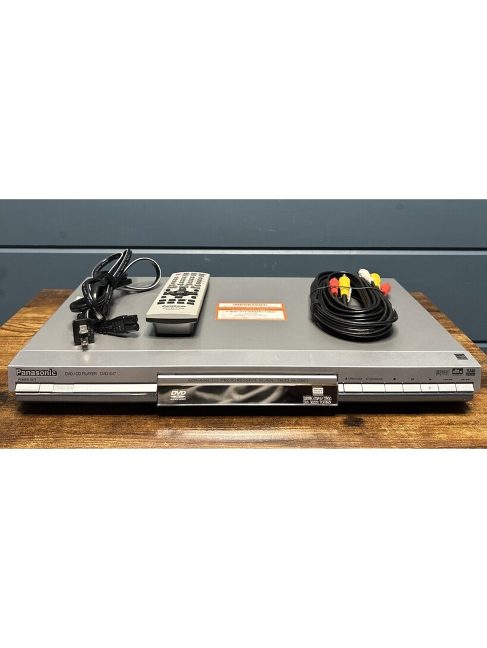 Panasonic DVD/CD Player Model DVD-S47 With Remote Tested Working With RCA Cables